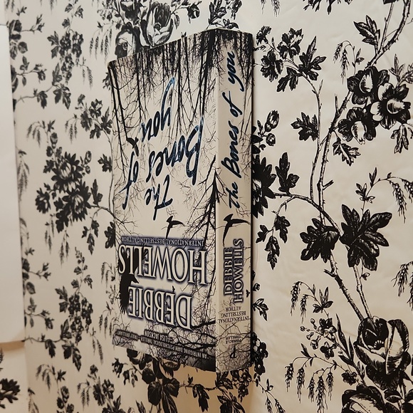 The Bones of you by Debbie Howells m5 - Picture 5 of 8